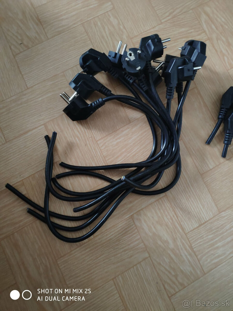 Predám konce flexo sieťových káblov 0.2eu/kus - 2