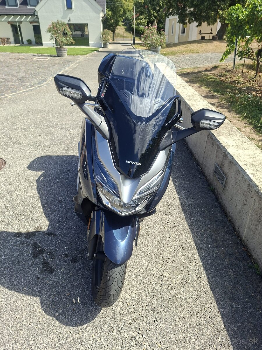 HONDA FORZA 300 - 2