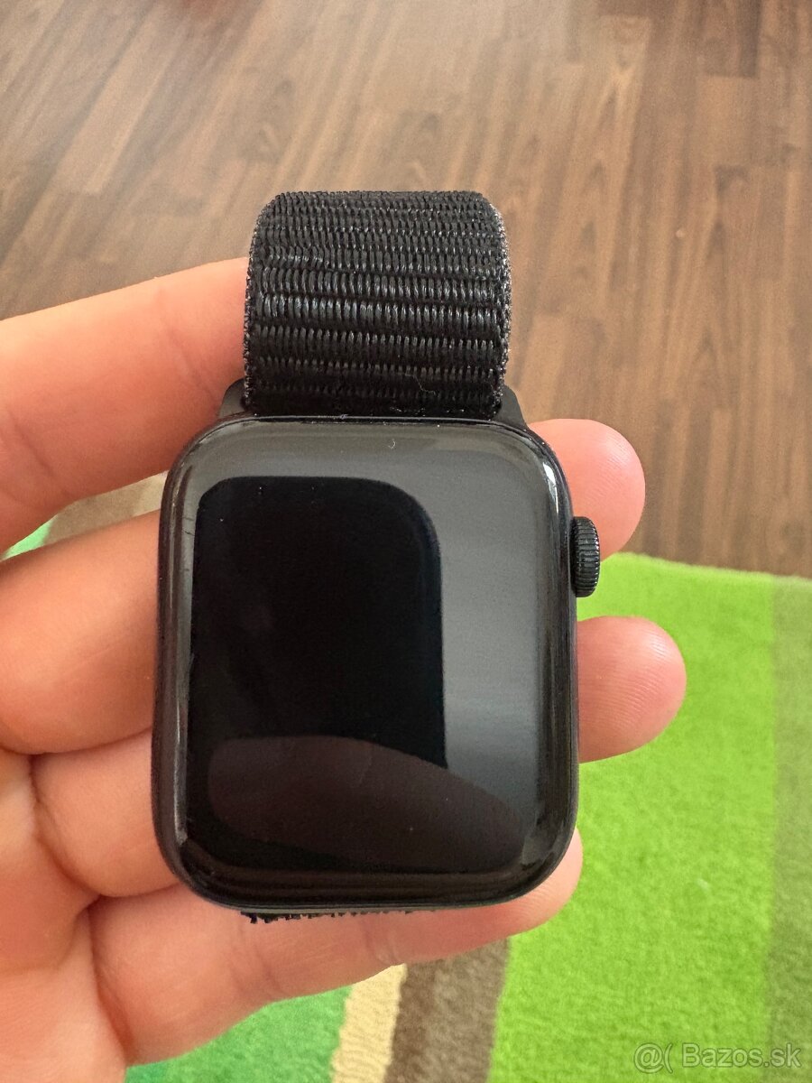 Apple Watch SE 2 gen. 44mm - 2