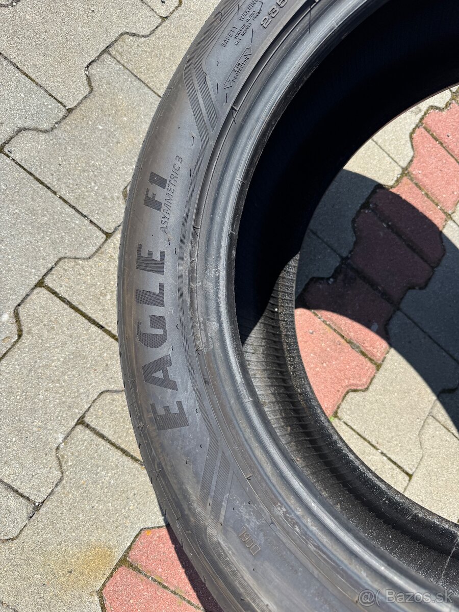 235/55r19 - 2