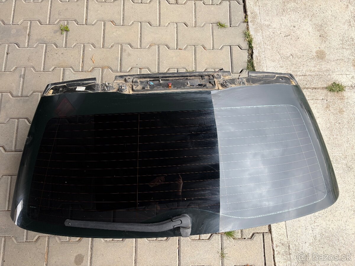 Zadné okno BMW e61 - 2