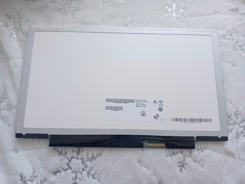 predám 13,3" LED SLIM displej B133XW03 - 2