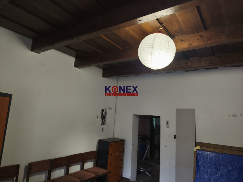 RODINNÝ DOM na rekonštrukciu v meste SOBRANCE - 2