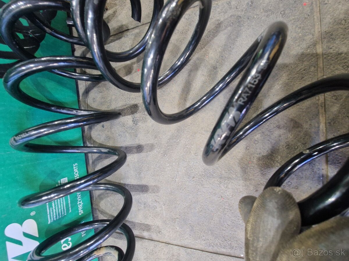 Zadne pruziny Kyb RA7153 - 2