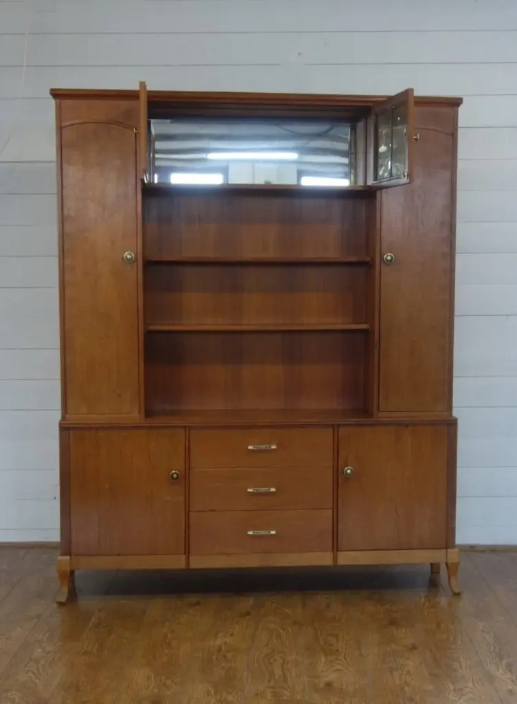 Skriňa “ RETRO “ ( 32 ). - 2