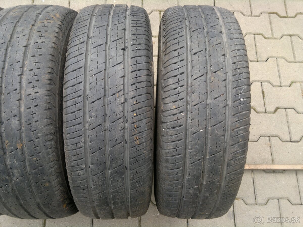 Letne pneu. Continental 215/70 r15C - 2