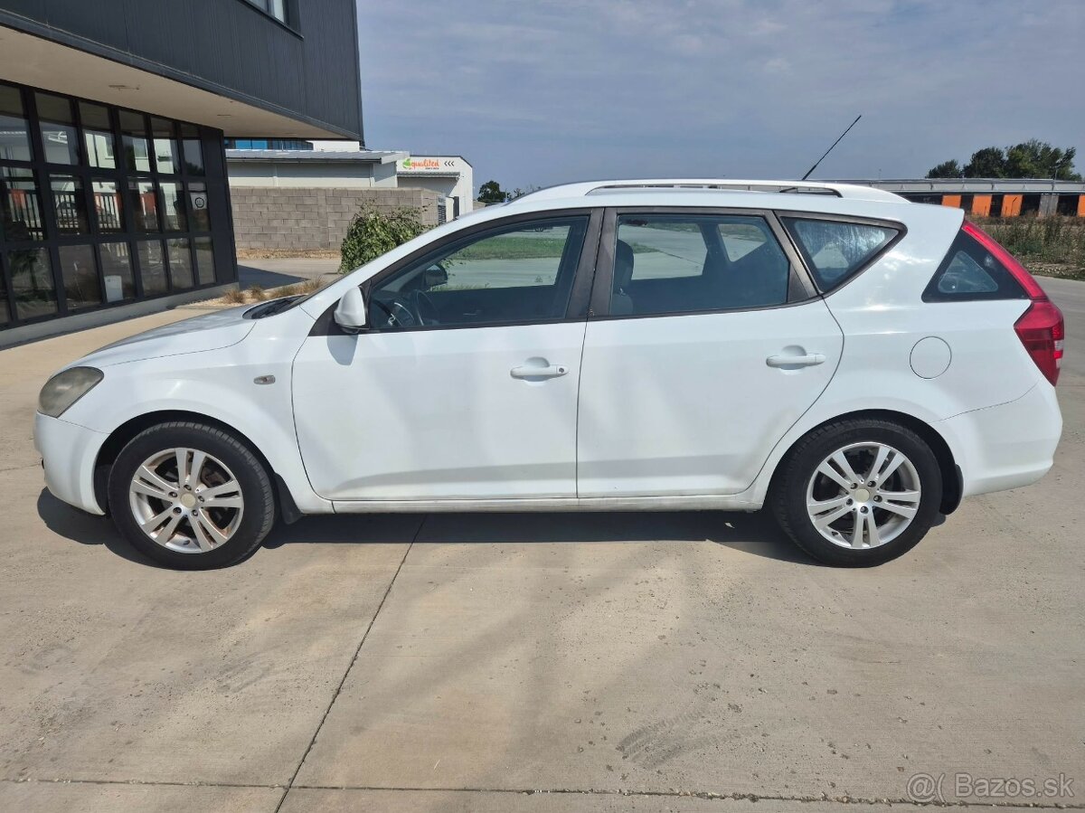 Predám Kia Ceed Combi 1.6 CRDI 85kw Diesel.v.2008 - 2