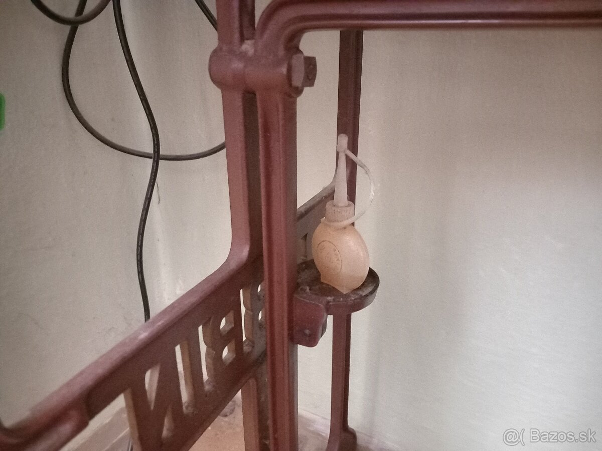 Mechanický šijací stroj - 2