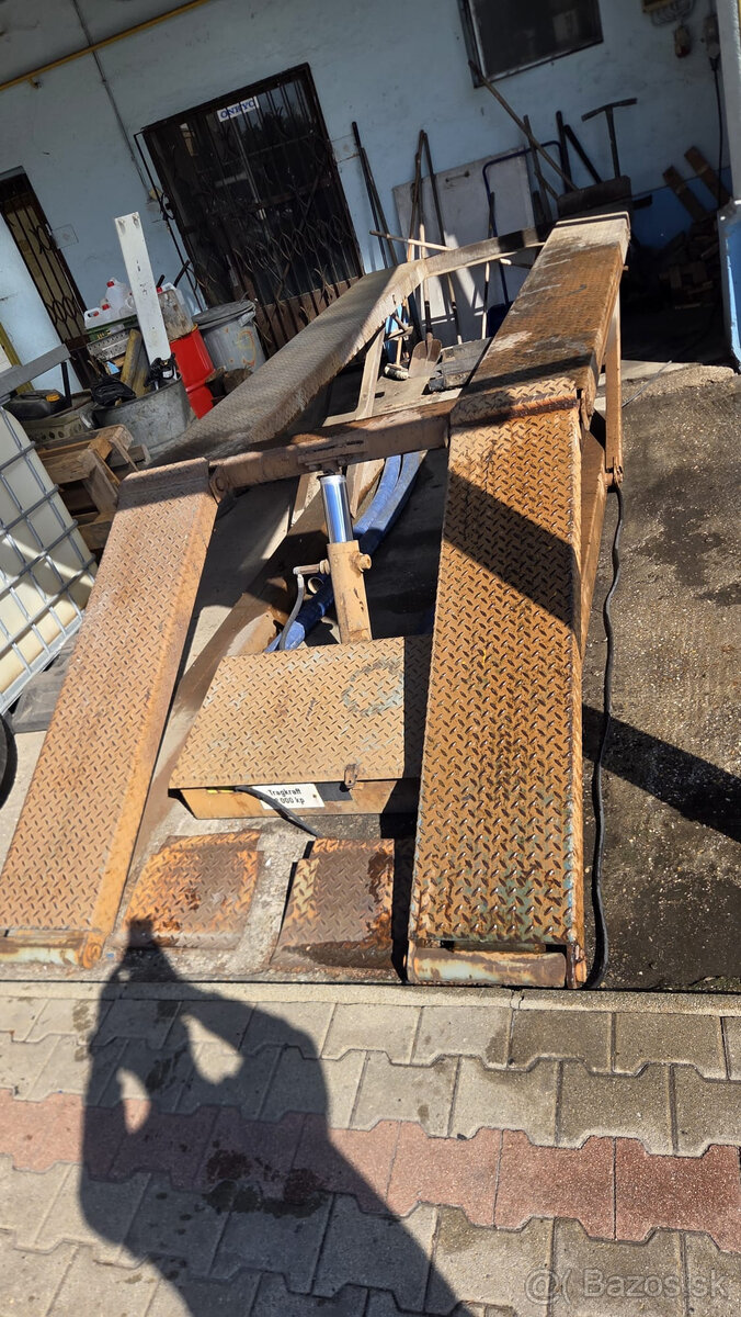 Hydraulický zdvihák - 2