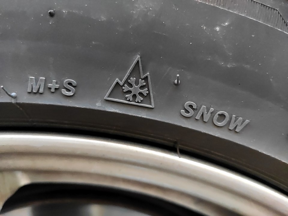 Predám jazdené zimné pneu 225/50 R17 Bridgestone Blizzak - 2
