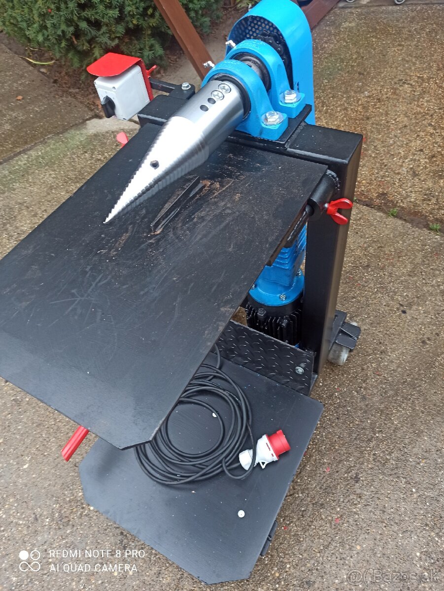 Kuželová štiepačka dreva - 2