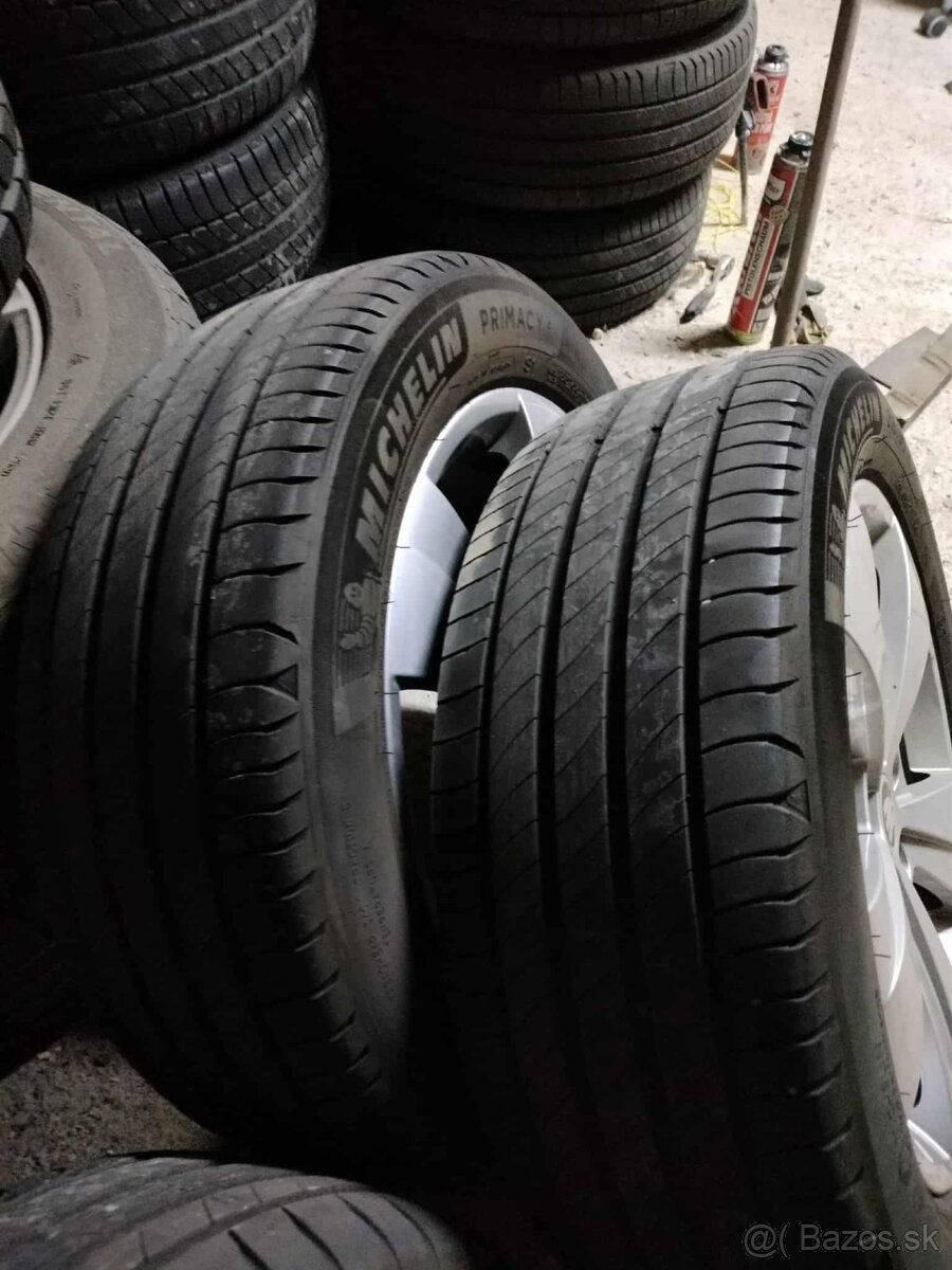 4ks alu disky orig. Škoda 5x112 R17 pneu 215/55 R17 6mm/ - 2
