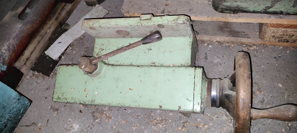 sustruh SU 50 - koník - 2