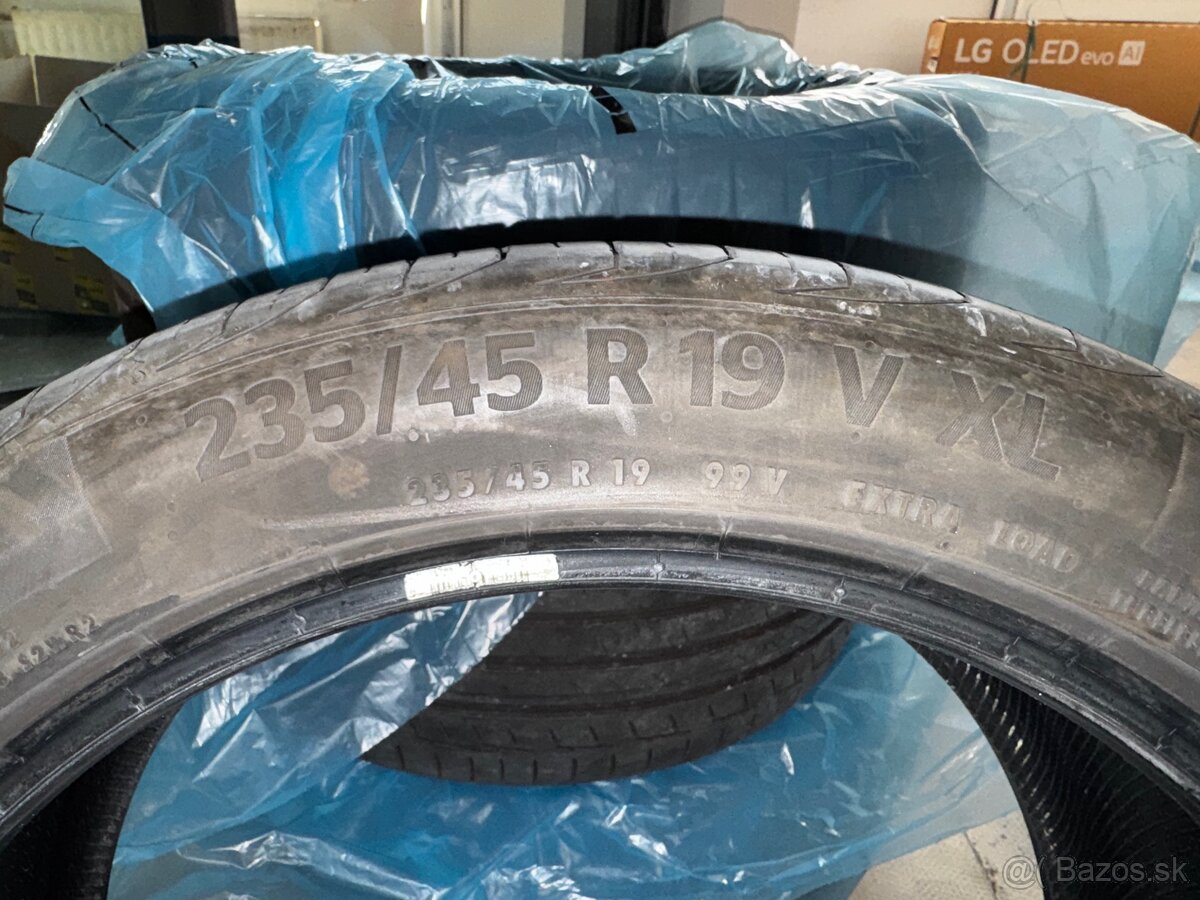 Continental PremiumContact 6 235/45 R19 - 2