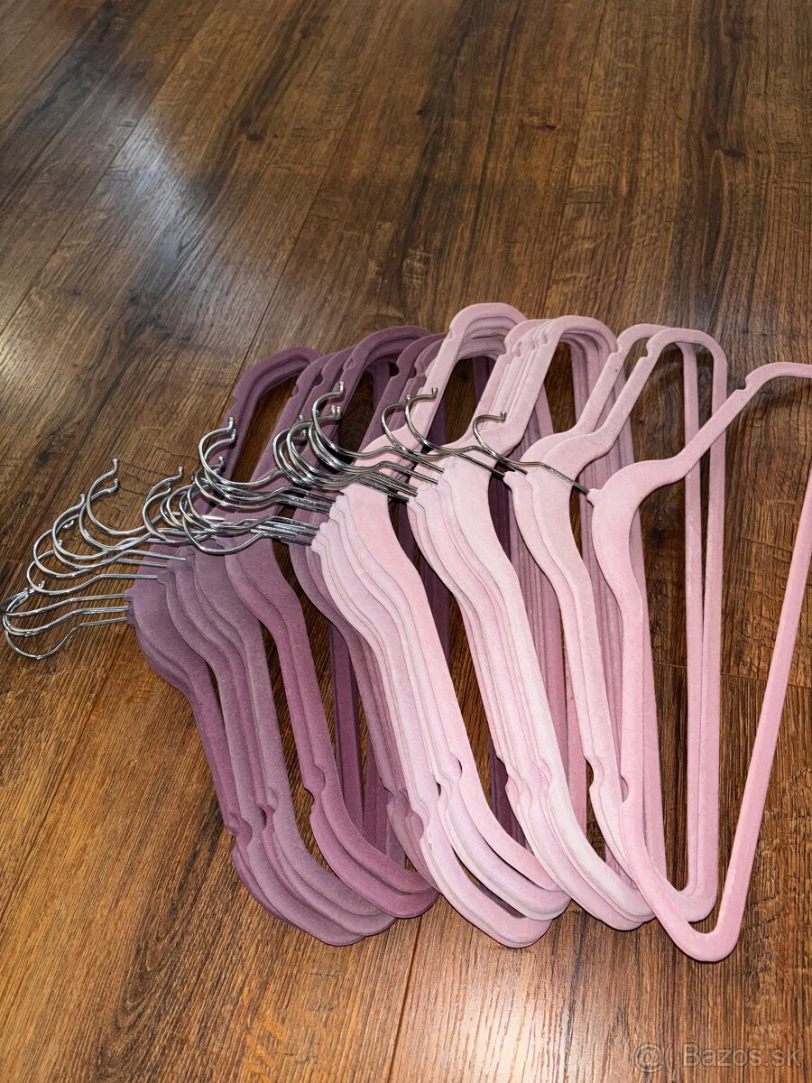 Ramienka na oblečenie - 2