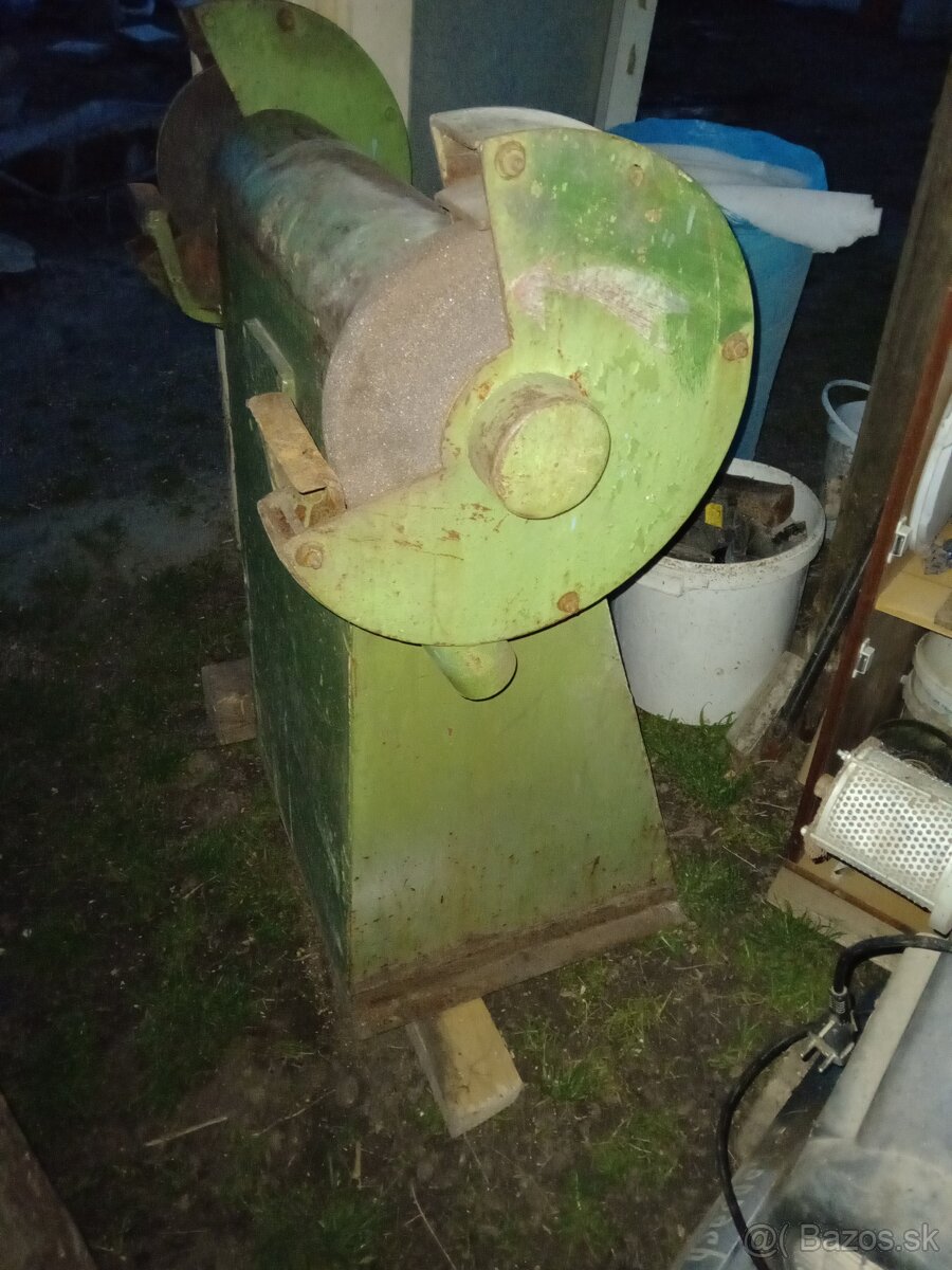 dvojkotúčová brúska - 2