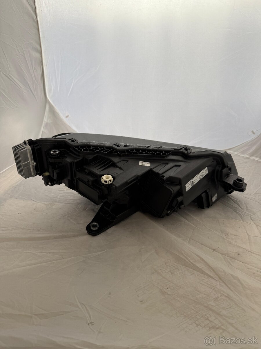 Predám svetlo Škoda Superb III facelift - 2