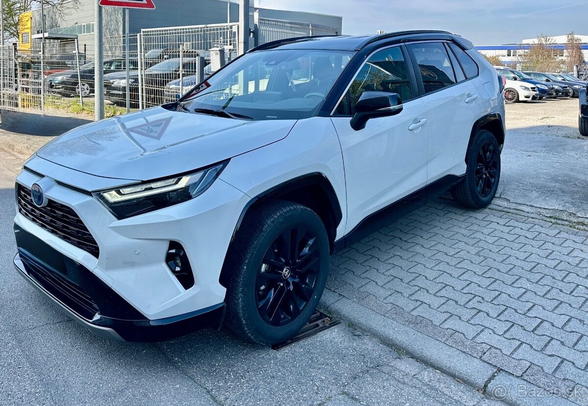 Toyota RAV4 AWD 2.5 benzín HYBRID - 2