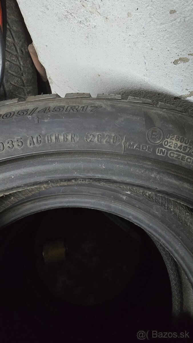 205/45 R17 - 2