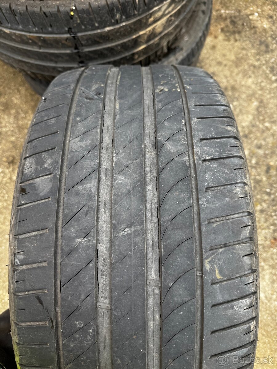 Predám letne pneu Kleber 255/40 r19 - 2