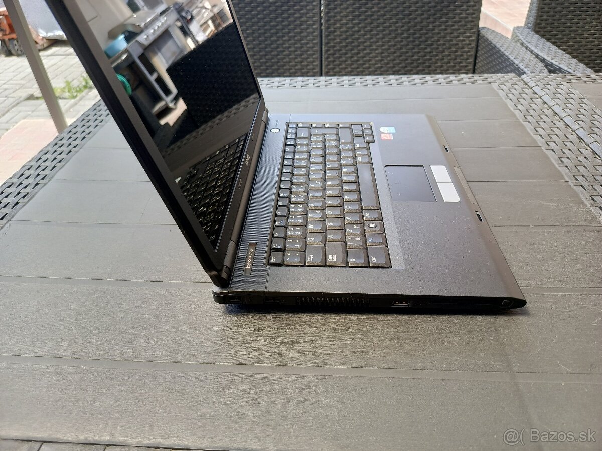 BenQ JoyBook A52E - 2