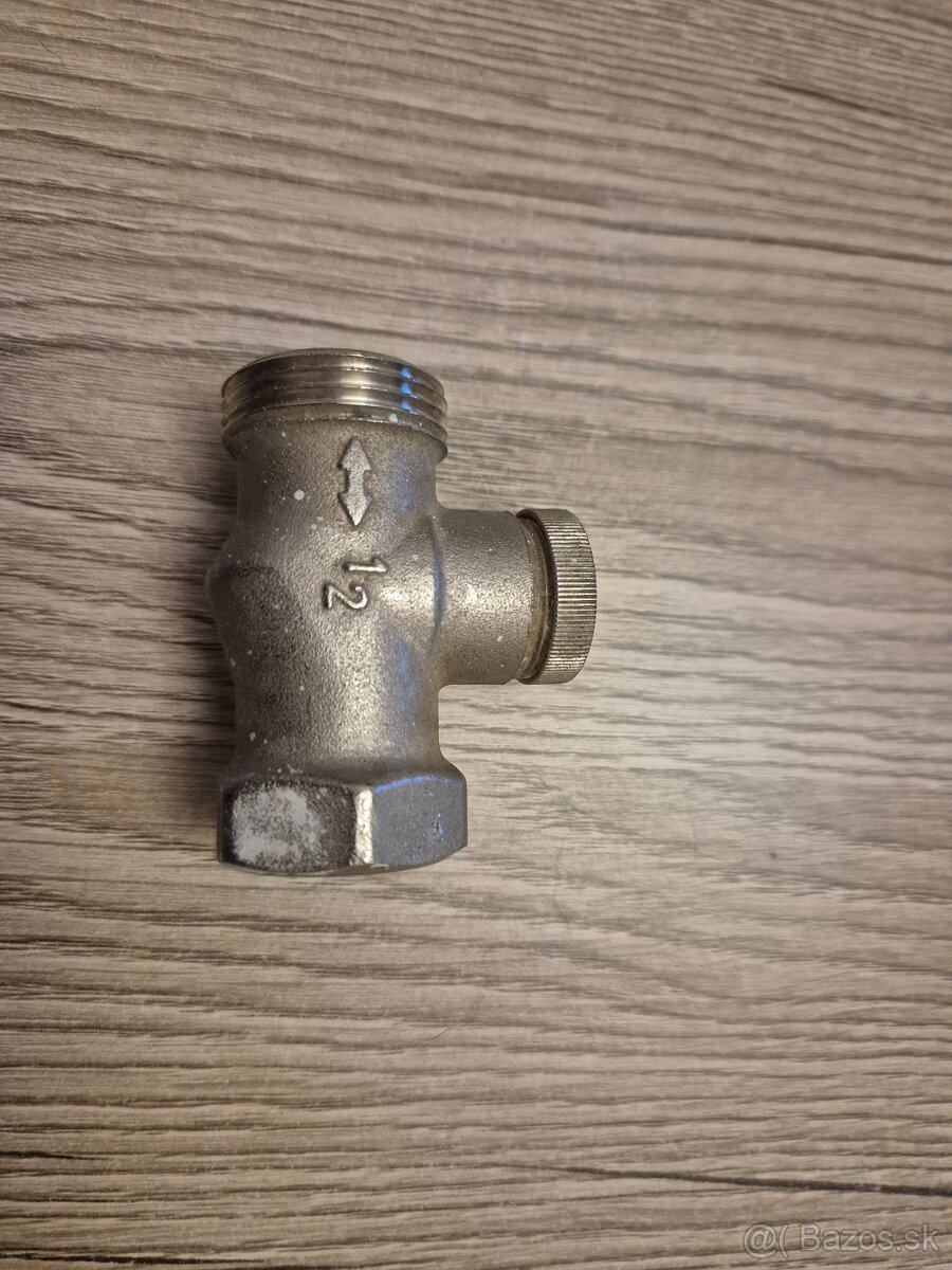 Spodný ventil na radiátor - 2