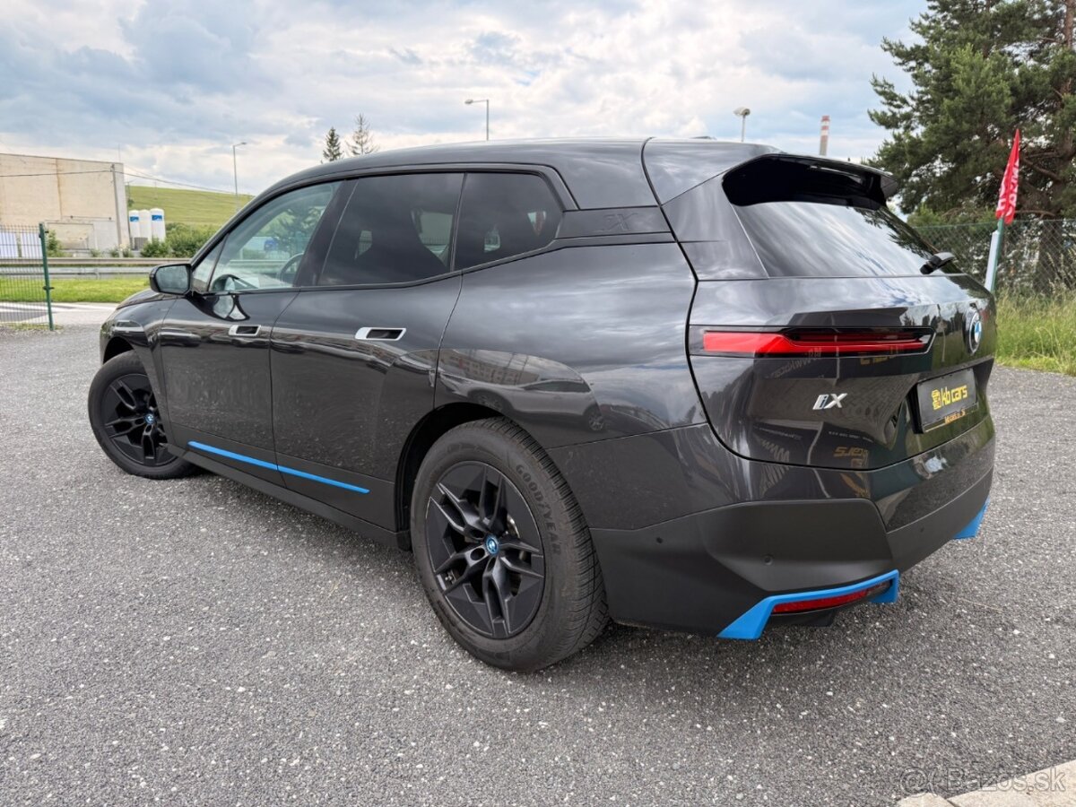 BMW iX 40 xDrive / rok 2023 - 2