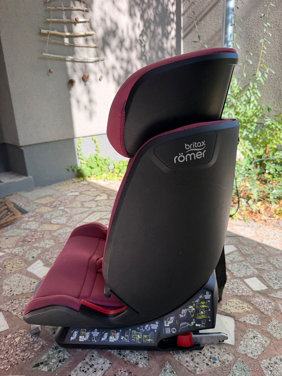 Britax Römer Advansafix IV M - 2