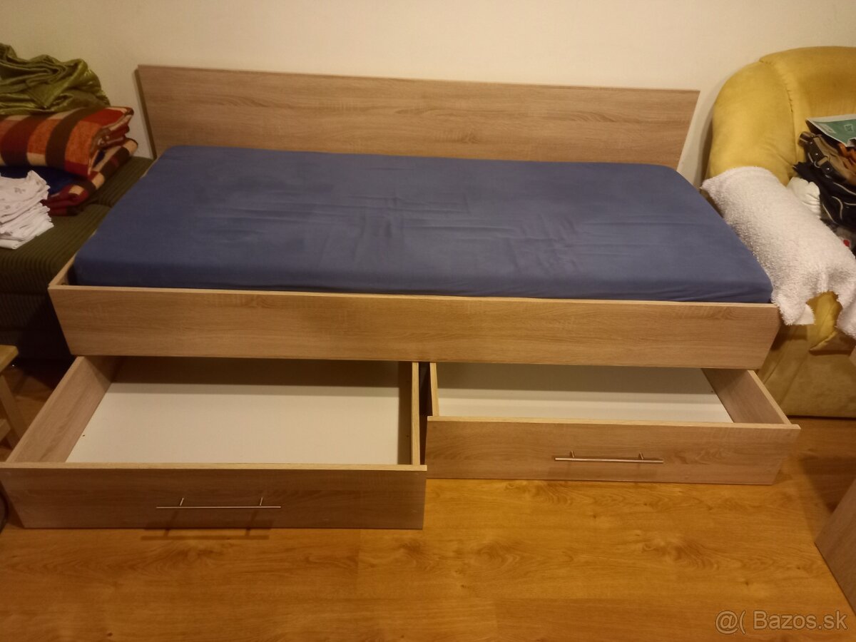 Pevná posteľ s úložným priestorom - 2