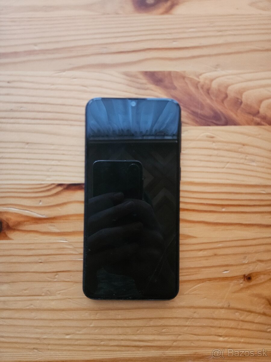 Samsung a40 na diely/opravu - 2