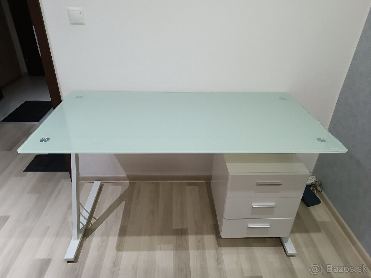 Kancelársky sklenený stôl - 2