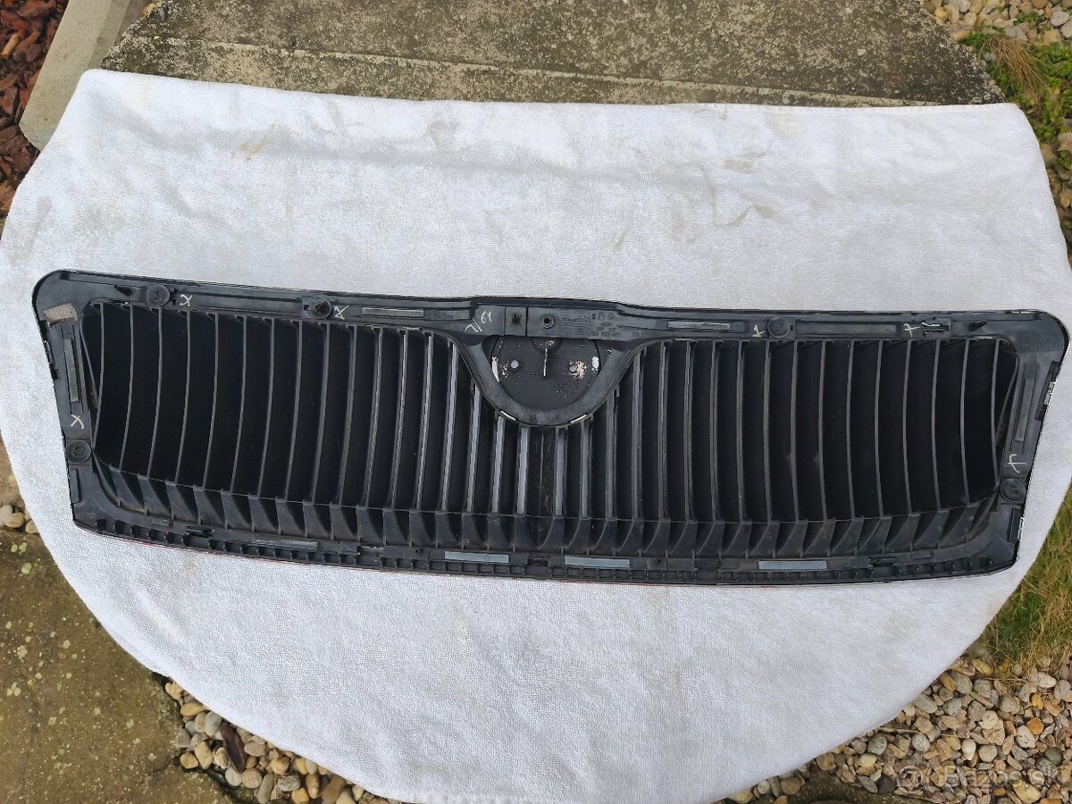 Skoda octavia 2 Predna maska - 2