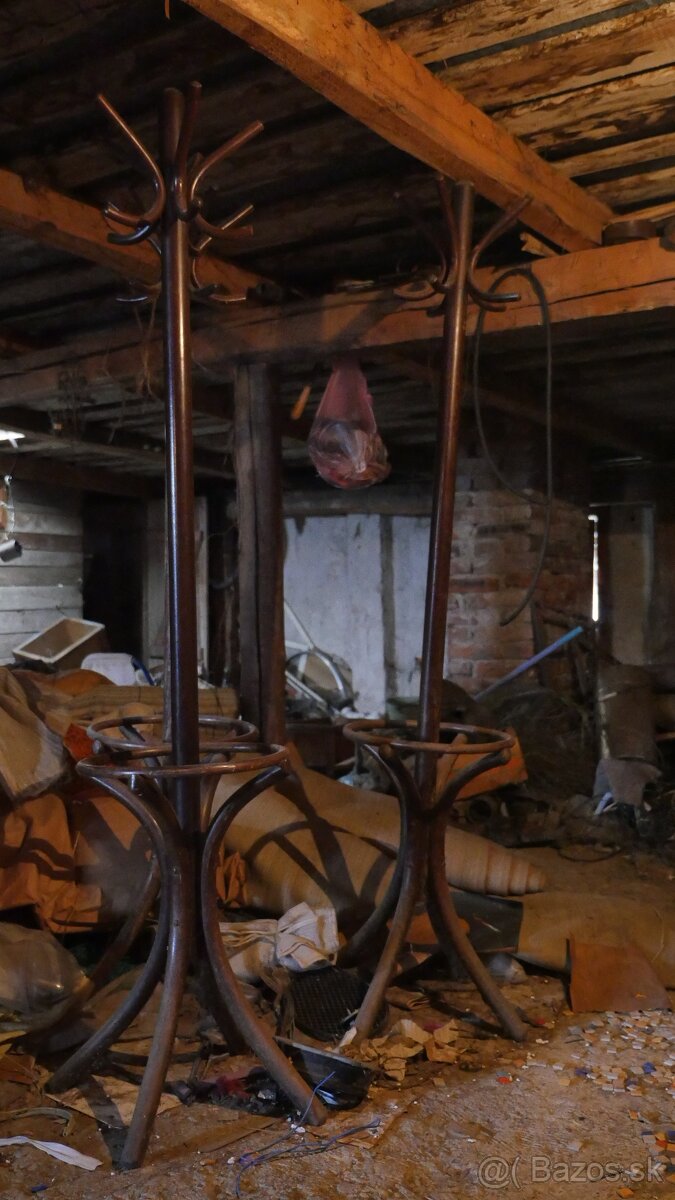 Stoličky + vešiak - 2