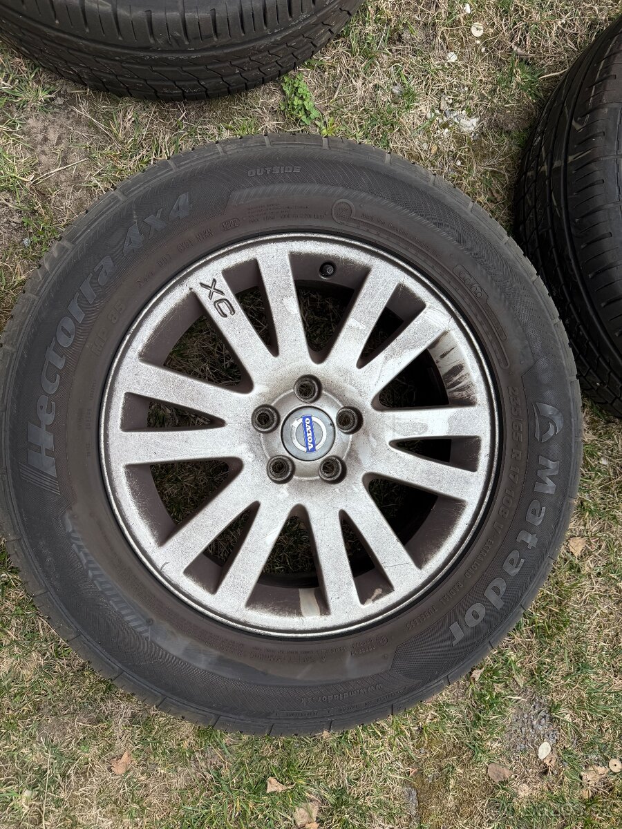 5x108 235/65 R17 - 2