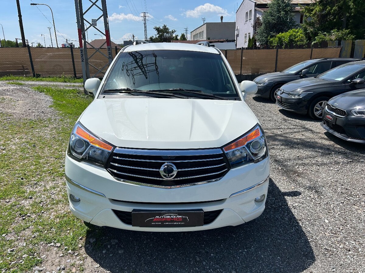 SsangYong Rodius - 2
