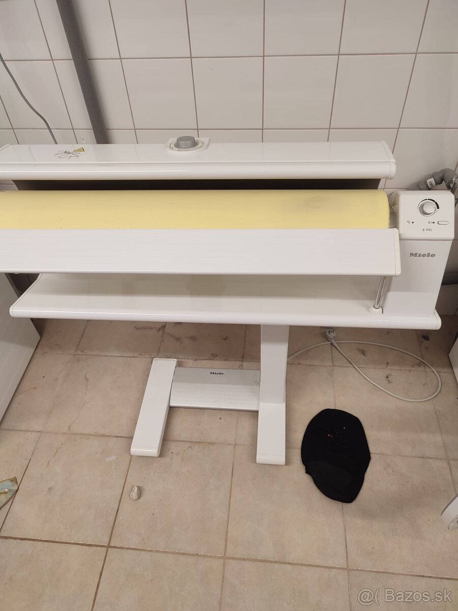 Profesionálny mandel Miele B990 - 2