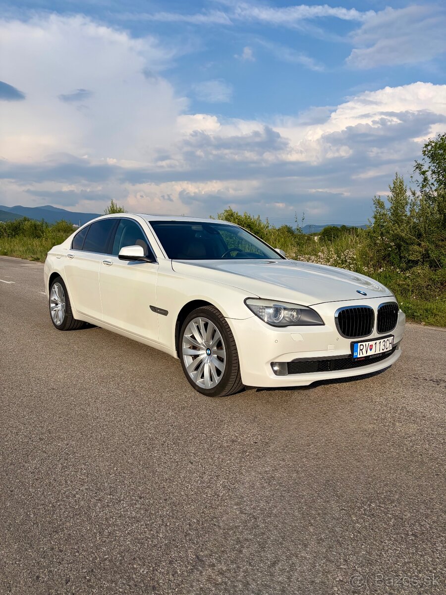 BMW Rad 7 – elegantný sedan v TOP výbave - 2
