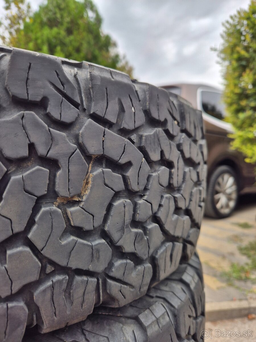 215/65 r16 BF Goodrich - 2