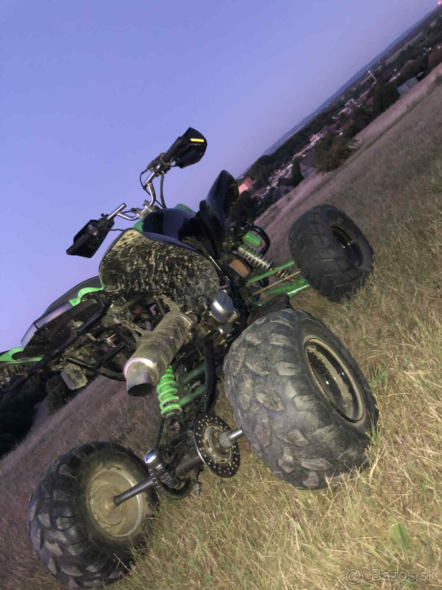 Dobrý deň ponúkam na predaj štvorkolku 250cc