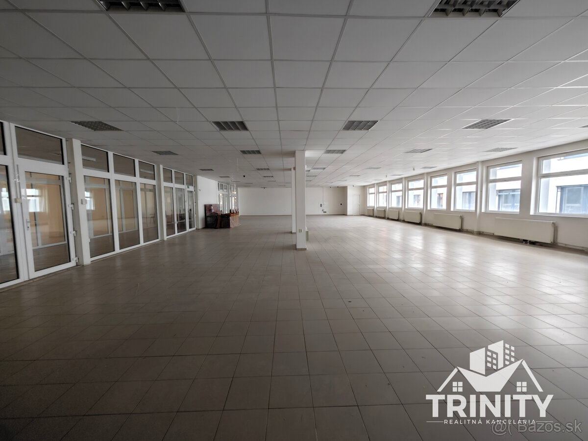 Na prenájom obchodný priestor v centre mesta Nové Zámky - 2