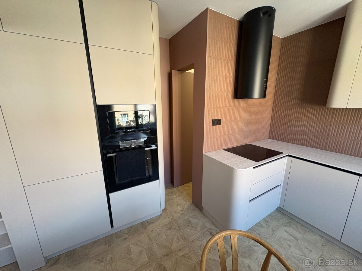 Moderný a štýlový dvojizbový byt s balkónom v centre Zvolena - 2