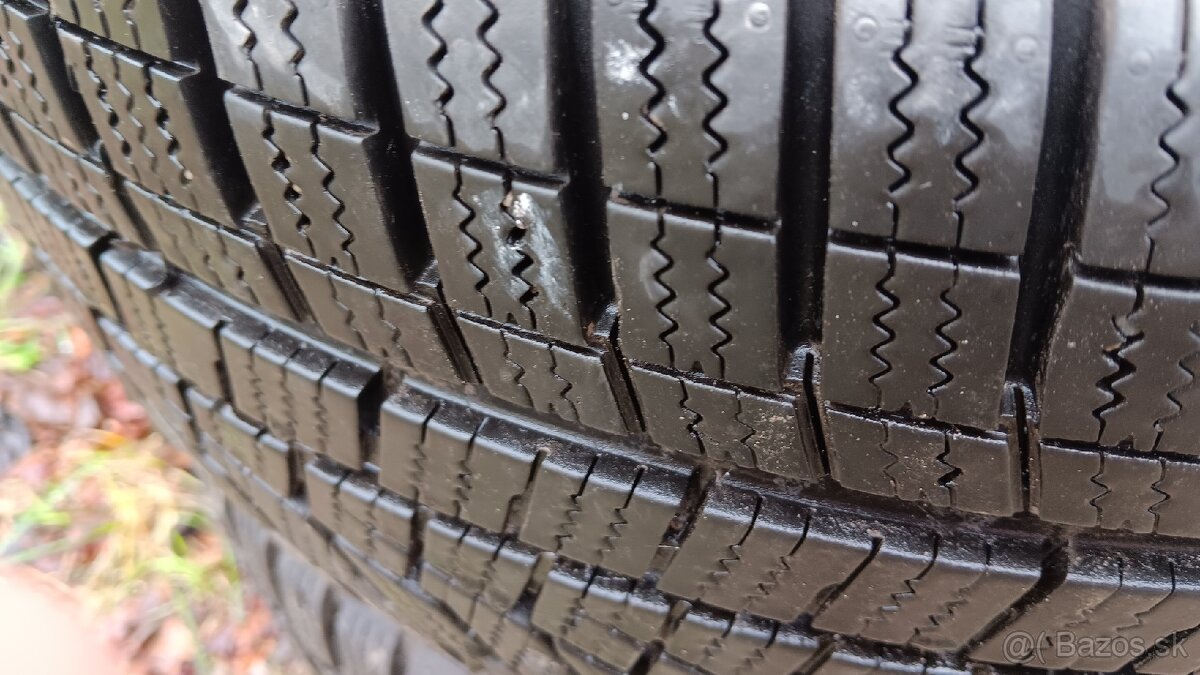 Hankook 215/45 R16 zimne - 2