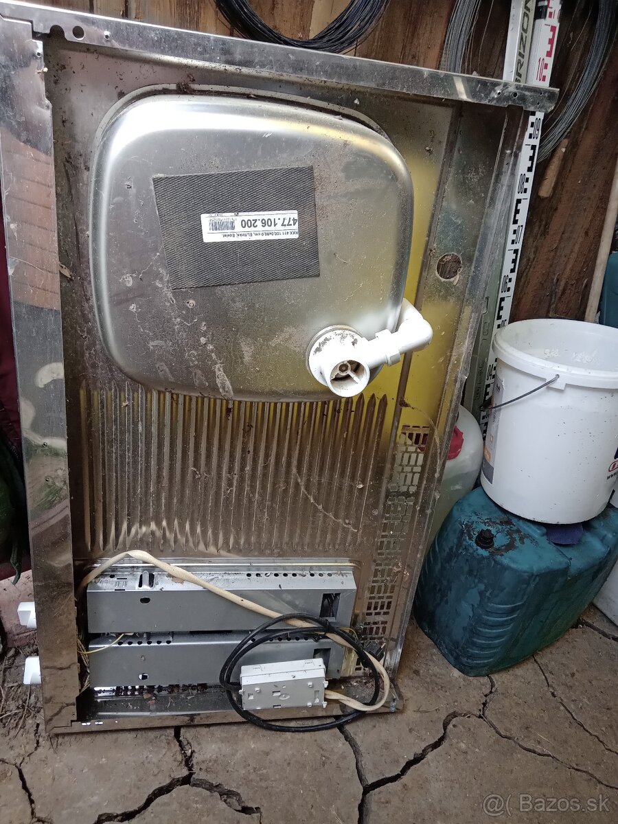 nerezové umyvadlo s dvojplotenkou - 2