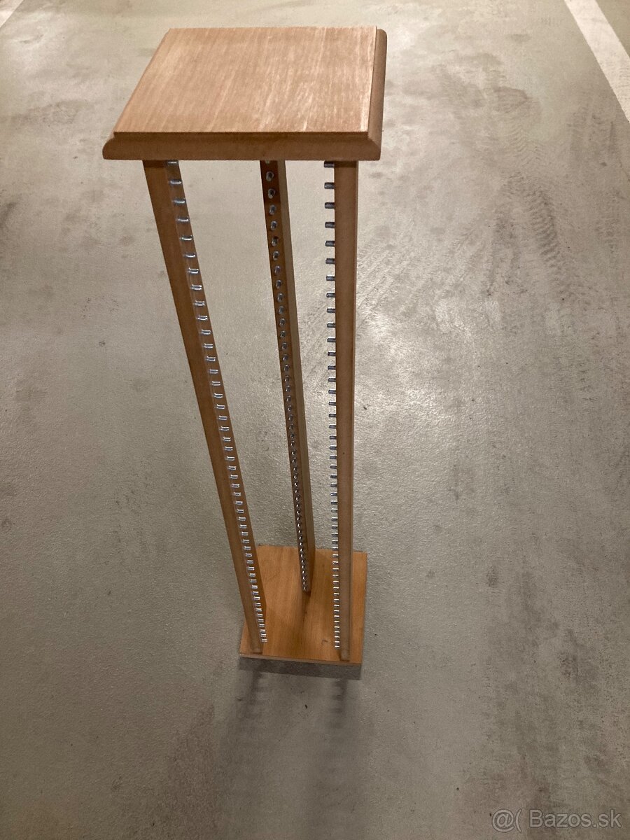 Stojan na CDaDVD - 2