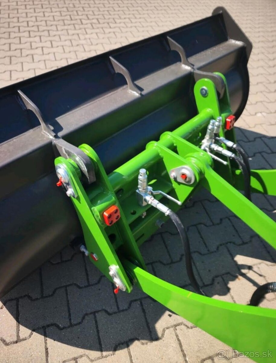 Kolesový nakladač V910 - 2