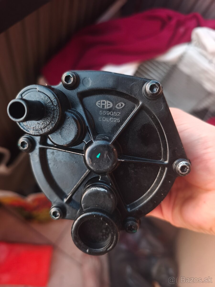 VÁKUOVÁ PUMPA FORD 1.8D/TD - 2