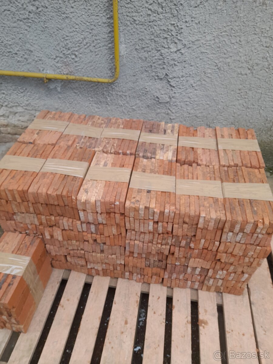 Historicky tehlovy obklad - 2