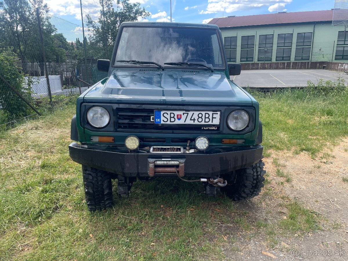 Daihatsu rocky - 2