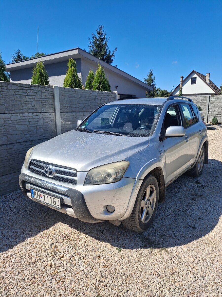 Toyota rav4 2,2D 130kw - 2