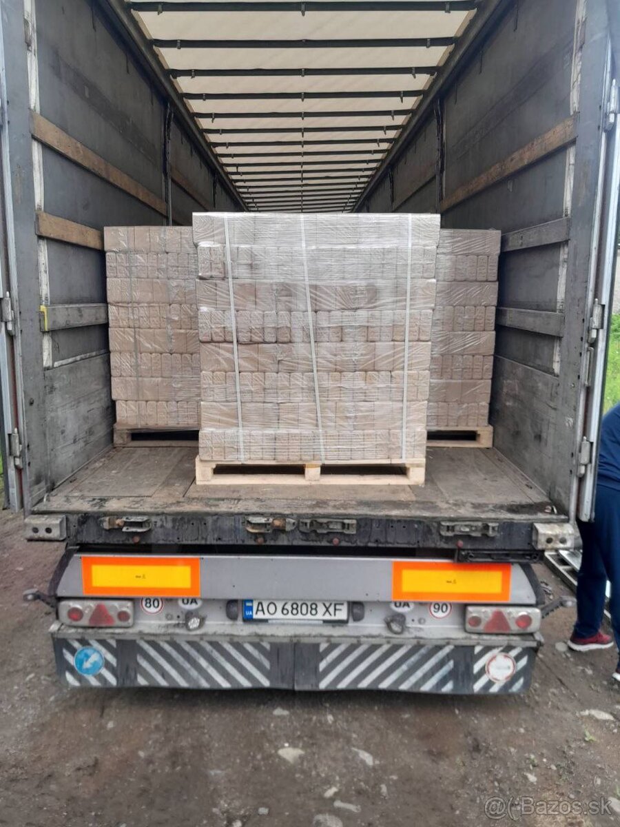 RUF brikety bukové – lisované bez prímesí - 2